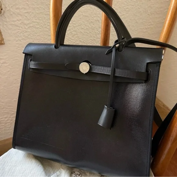 Hermes Black Shoulder Bag - Picture 1 of 10